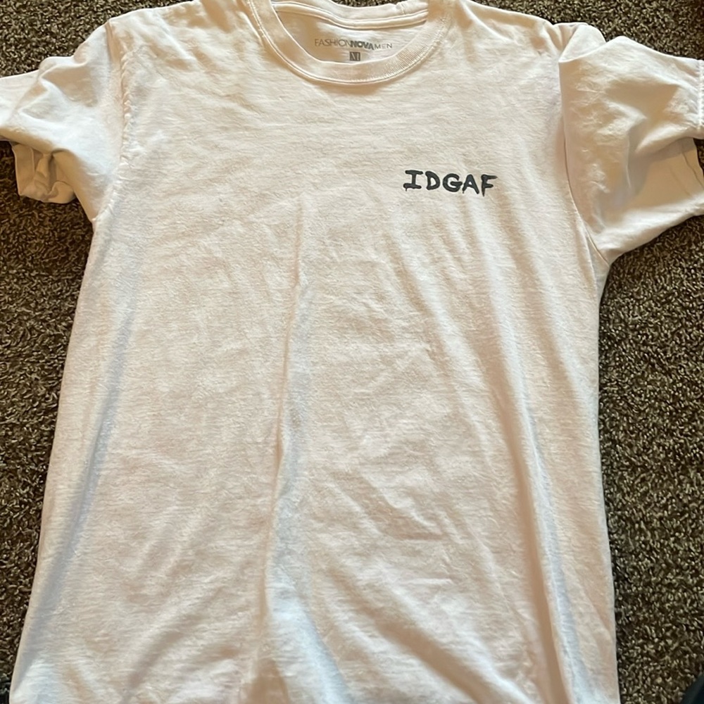 fashion nova IDGAF graphic t-shirt